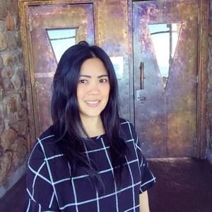 Meet your Posher, Mona